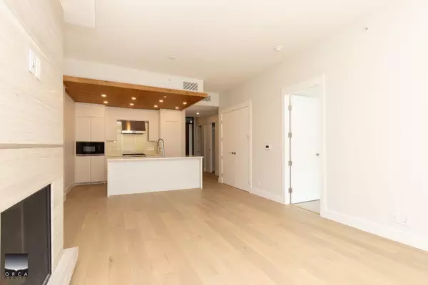 West Vancouver, BC V7W 2B2,6707 Nelson AVE #405