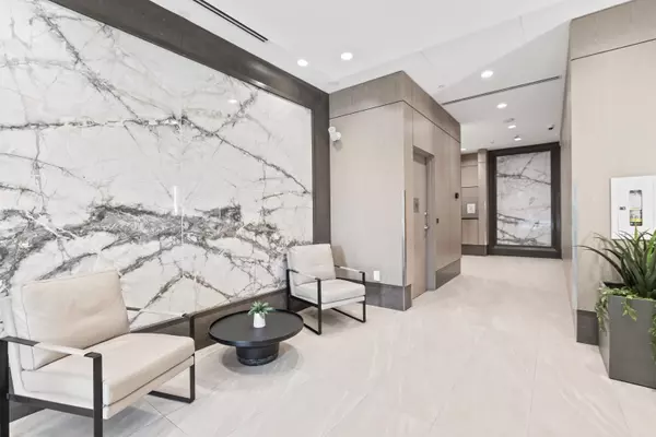 White Rock, BC V4B 3Z4,1441 Johnston RD #601