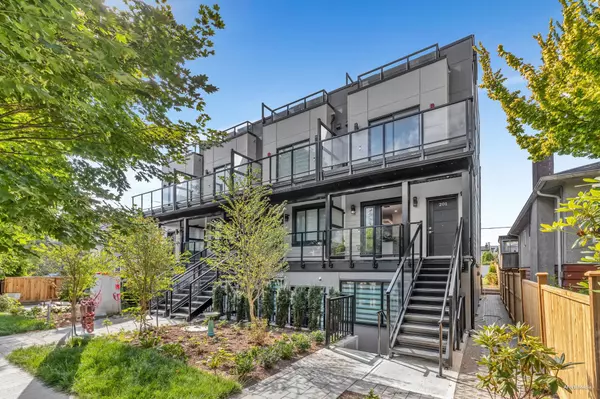 Vancouver, BC V5N 3B9,2122 E 32nd AVE #102
