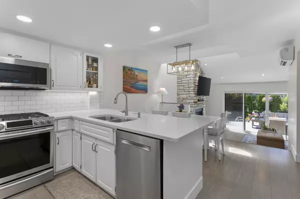 Burnaby, BC V5A 4B2,8572 Wilderness CT