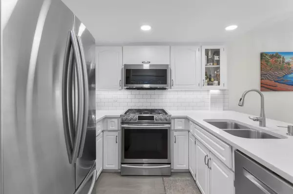 Burnaby, BC V5A 4B2,8572 Wilderness CT