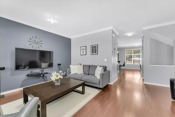 Surrey, BC V3W 1S1,7518 138 ST #7