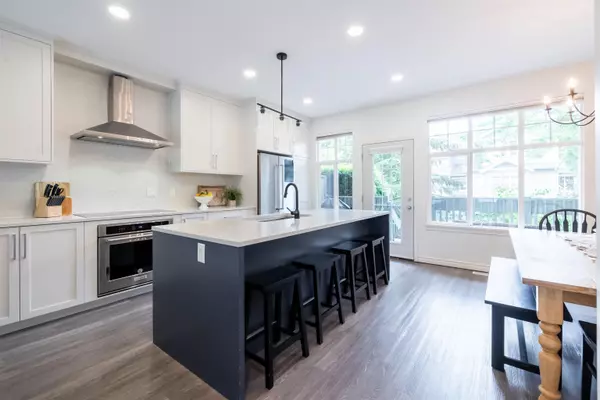 Surrey, BC V3X 0X2,6050 166 ST #30