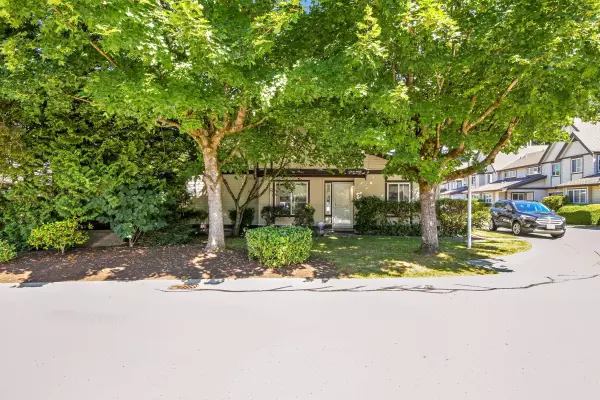 Maple Ridge, BC V2X 3G8,21801 Dewdney Trunk RD #25