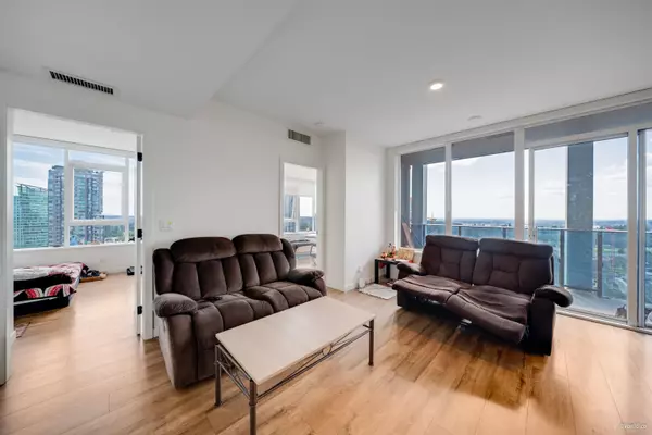 Surrey, BC V3T 0S7,10448 University DR #2710