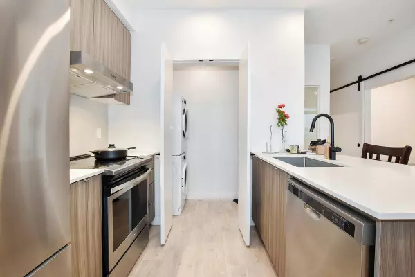 32838 Landeau PL #313 Abbotsford, BC V2S 0M6