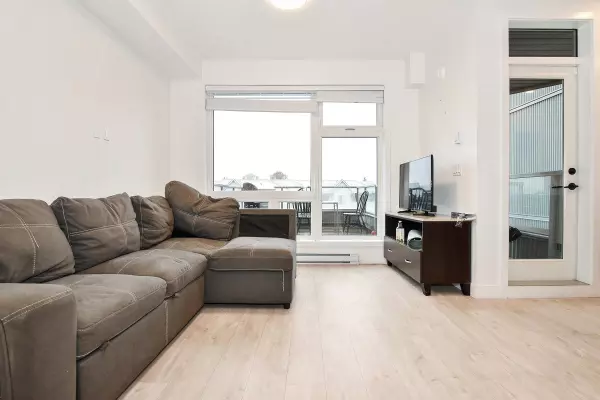 Abbotsford, BC V2S 0M6,32838 Landeau PL #313