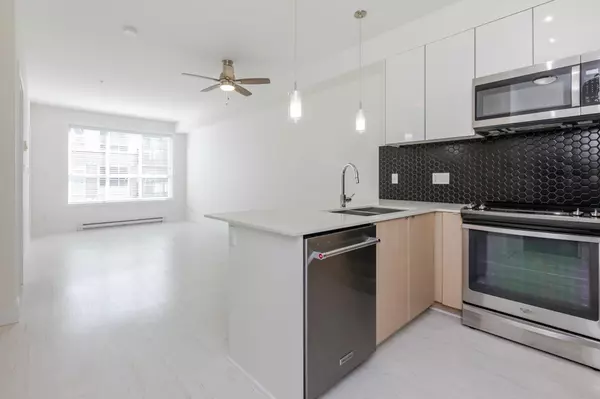 Surrey, BC V4N 6R6,6468 195a ST #213