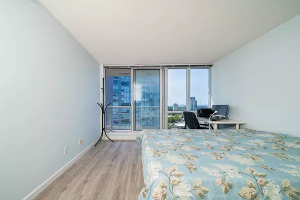 13688 100 AVE #2303 Surrey, BC V3T 0G5