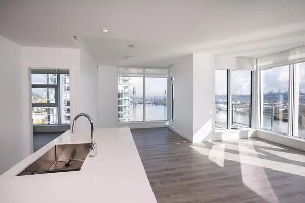 680 Quayside DR #1907 New Westminster, BC V3M 0P2