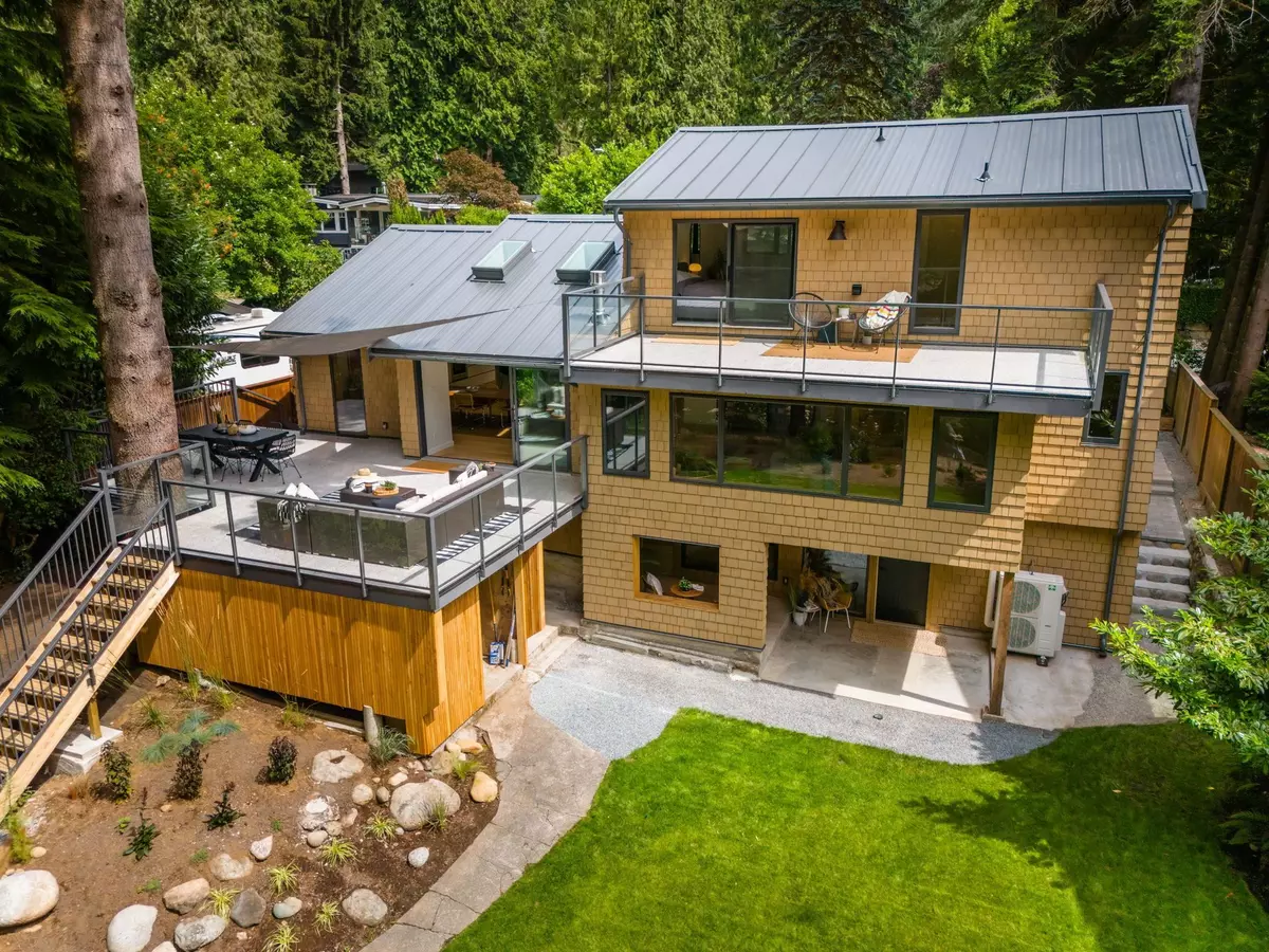 North Vancouver, BC V7H 1T3,1723 Edgewater LN