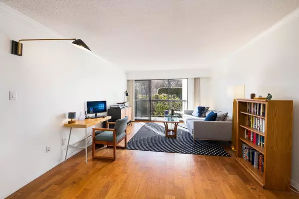 Vancouver, BC V5T 1K6,444 E 6th AVE #207