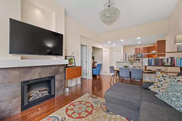 14885 105 AVE #309 Surrey, BC V3R 2V6