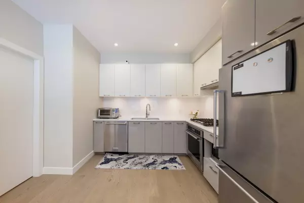 Tsawwassen, BC V4M 0A9,1738 55a ST #212