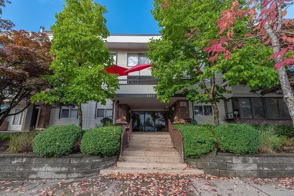 2211 Clearbrook RD #306, Abbotsford, BC V2T 2X4