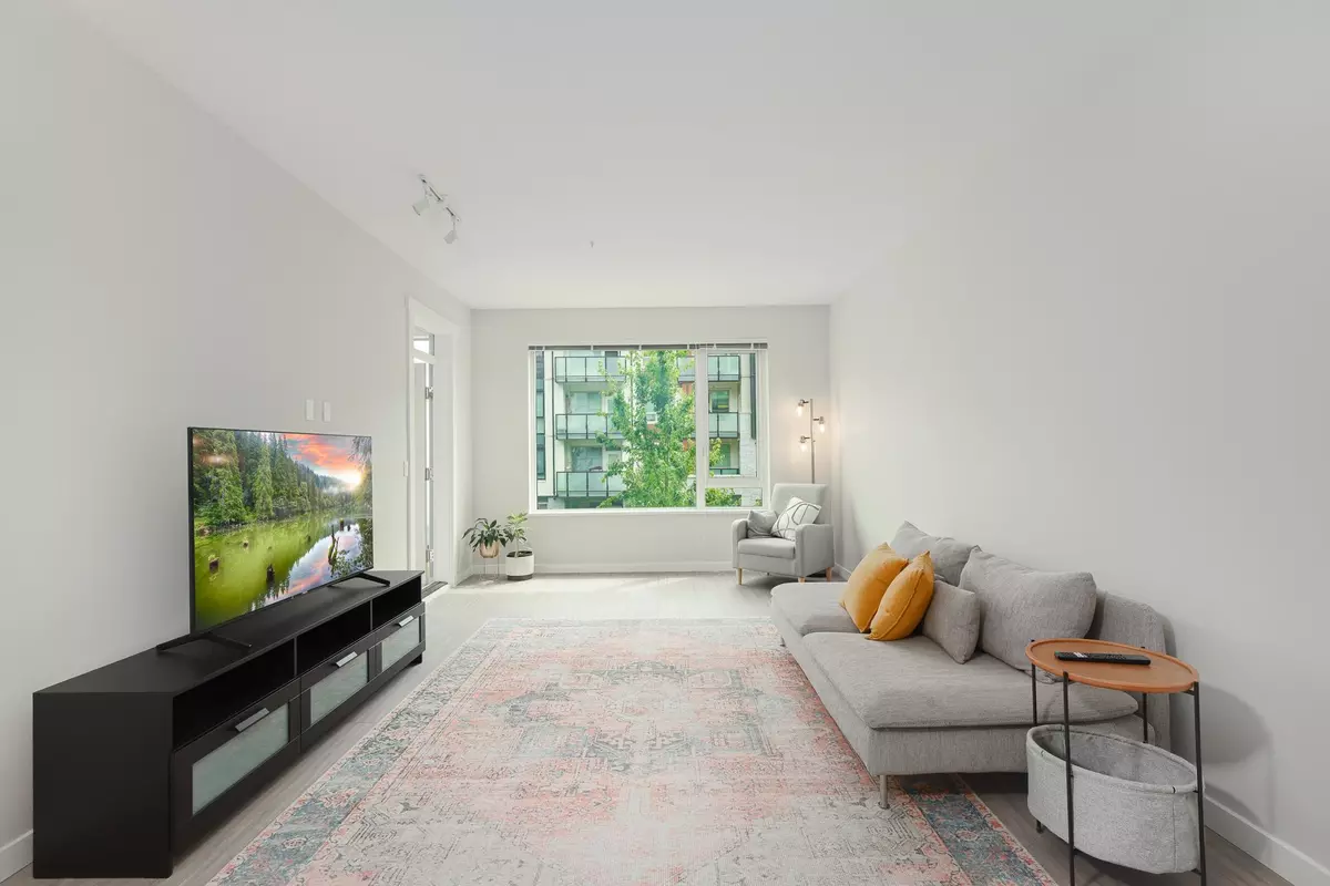 North Vancouver, BC V7J 0C1,2651 Library LN #205