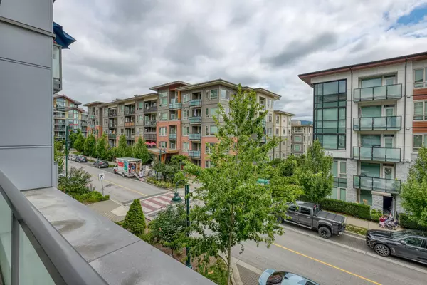 North Vancouver, BC V7J 0C1,2651 Library LN #205