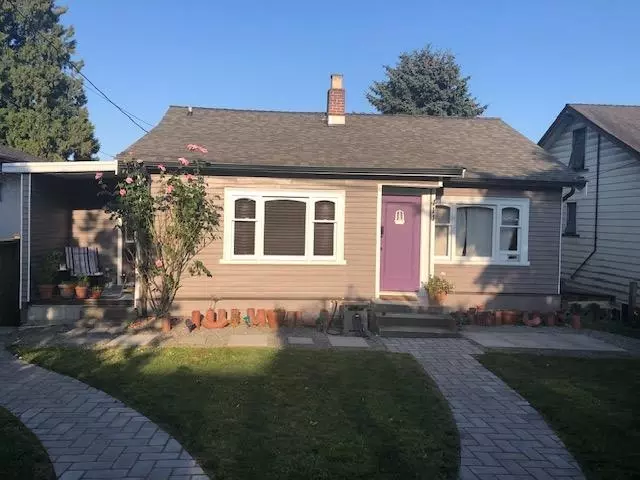 414 Wilson ST, New Westminster, BC V3L 3R6