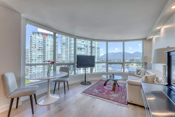 588 Broughton ST #1001, Vancouver, BC V6G 3E3