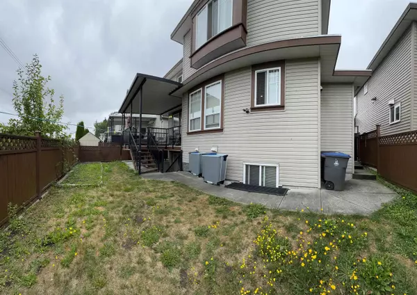Surrey, BC V3W 1V7,6671 125a ST