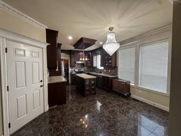 Surrey, BC V3W 1V7,6671 125a ST