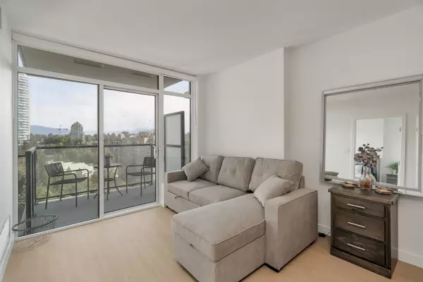 13745 George Junction #1205, Surrey, BC V3T 0V7