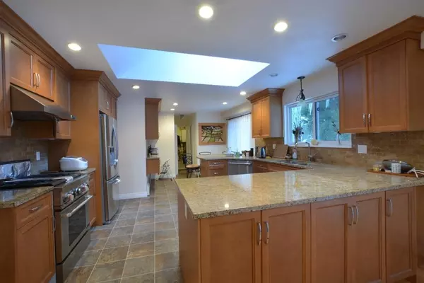 Surrey, BC V4P 2J6,144** 32 AVE