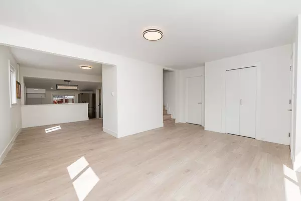 Port Coquitlam, BC V3B 1X6,1747 Salisbury AVE