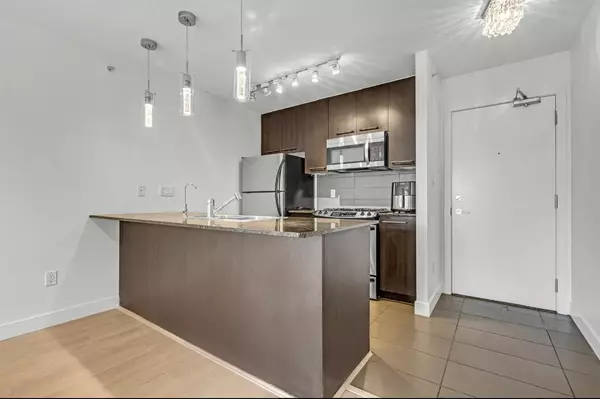 Coquitlam, BC V3B 0B2,2979 Glen DR #1103