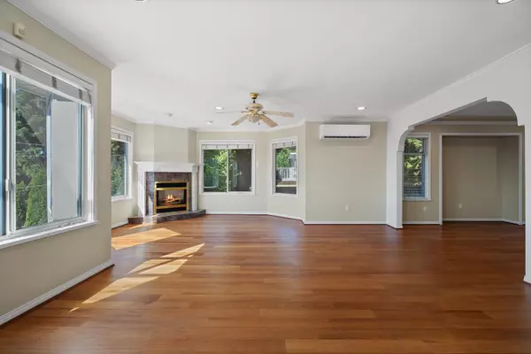 Burnaby, BC V5J 5L7,8419 Mcgregor AVE