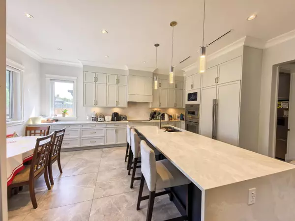 Delta, BC V4K 2R8,4646 48b ST