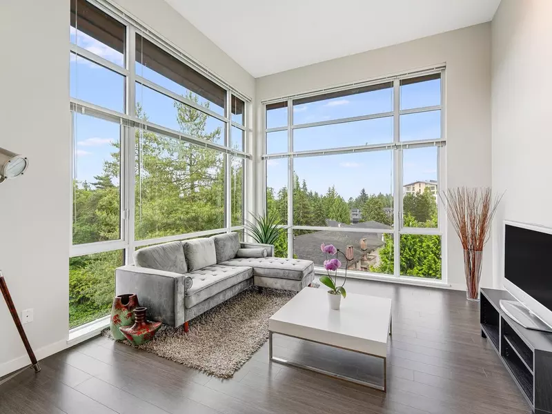 2651 Library LN #401, North Vancouver, BC V7J 0C1