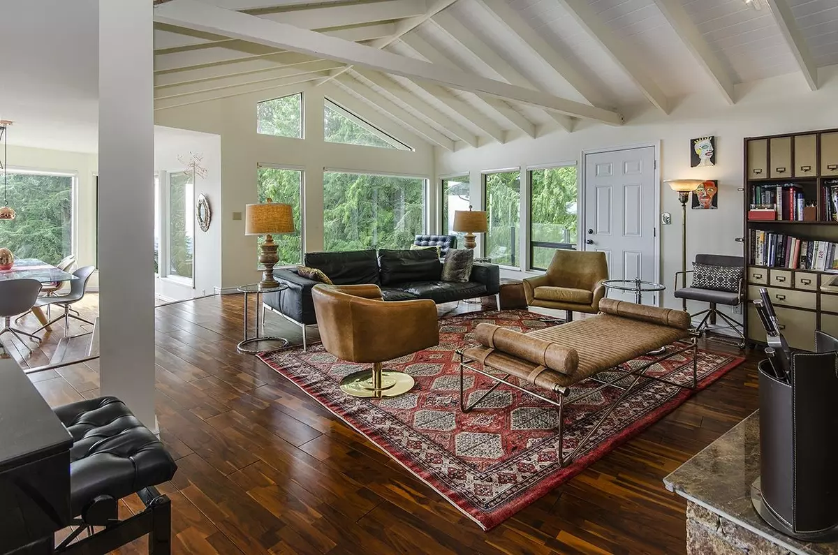 West Vancouver, BC V7S 2P2,1370 Crestwell RD