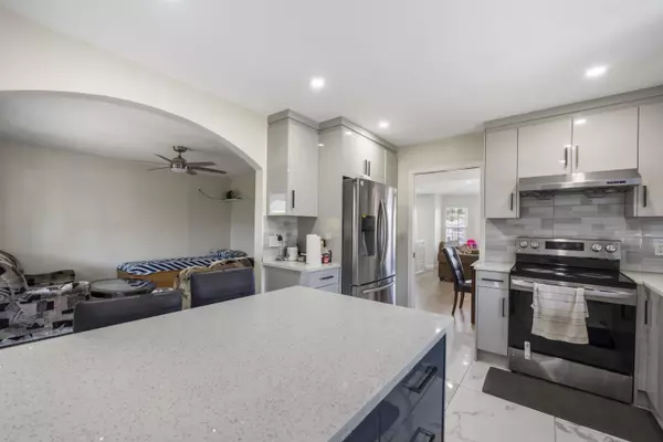 Abbotsford, BC V2T 5S1,30516 Robin DR