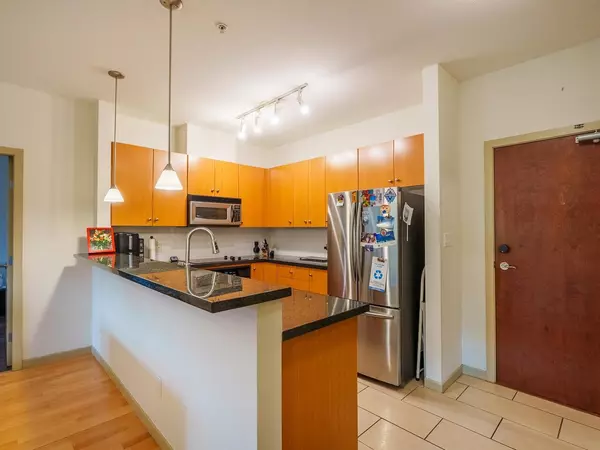 Port Moody, BC V3H 5M9,100 Capilano RD #105