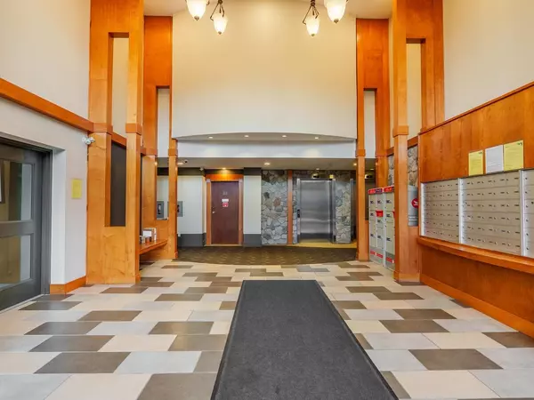 Port Moody, BC V3H 5M9,100 Capilano RD #105