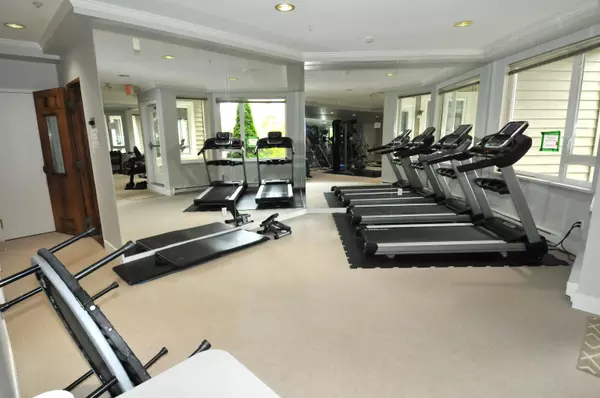 Richmond, BC V7C 5R9,5888 Dover CRES #302