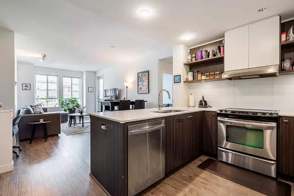 Coquitlam, BC V3J 0B3,545 Foster AVE #303