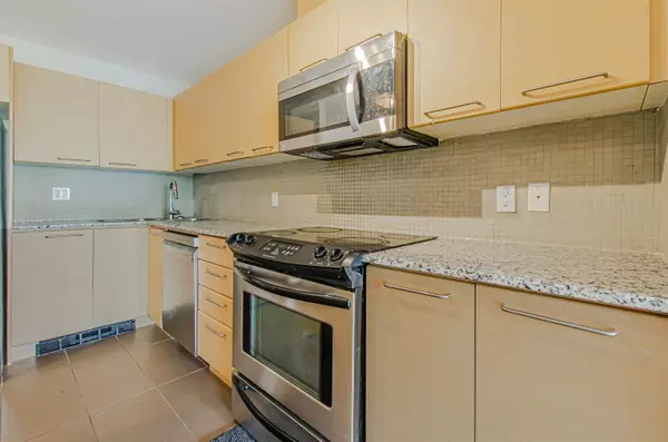 Surrey, BC V3T 0C2,10822 City Pkwy #209