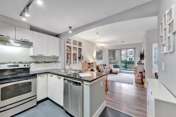 Burnaby, BC V3N 0B5,7478 Byrnepark WALK #308
