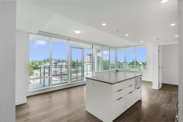 Surrey, BC V3T 0R2,13318 104 AVE #801