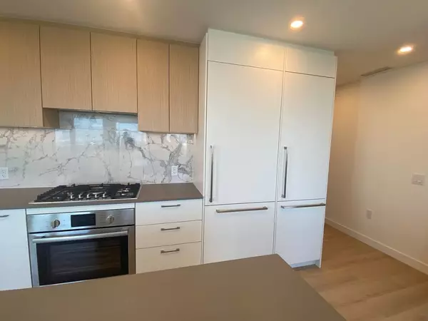 Burnaby, BC V5H 0L3,6468 Willingdon AVE #2506