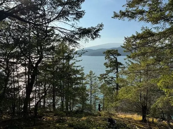 Bowen Island, BC V0N 1G2,Dl2375