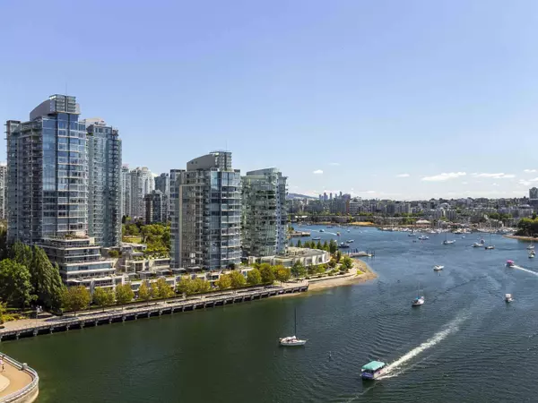 1515 Homer Mews #1003, Vancouver, BC V6Z 3E8