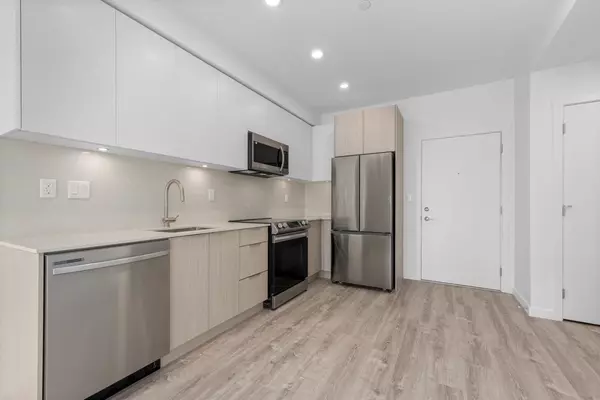 Surrey, BC V3T 0S9,13968 Laurel DR #322