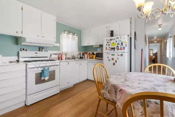 62780 Flood Hope RD #17 Hope, BC V0X 1L2