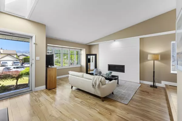 Maple Ridge, BC V2X 0V8,22098 Kerry CRES