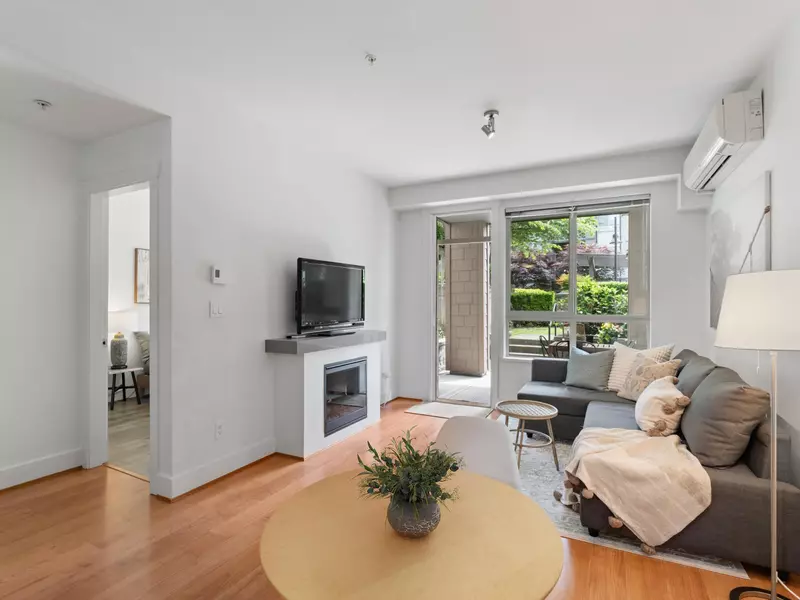 7428 Byrnepark WALK #208, Burnaby, BC V3N 0B4