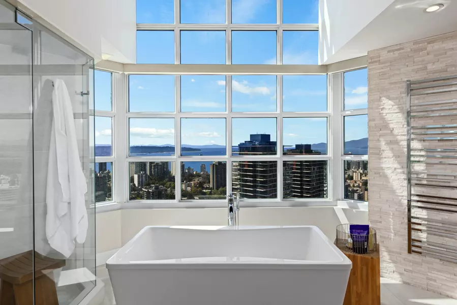 717 Jervis ST #3101, Vancouver, BC V6E 4L5