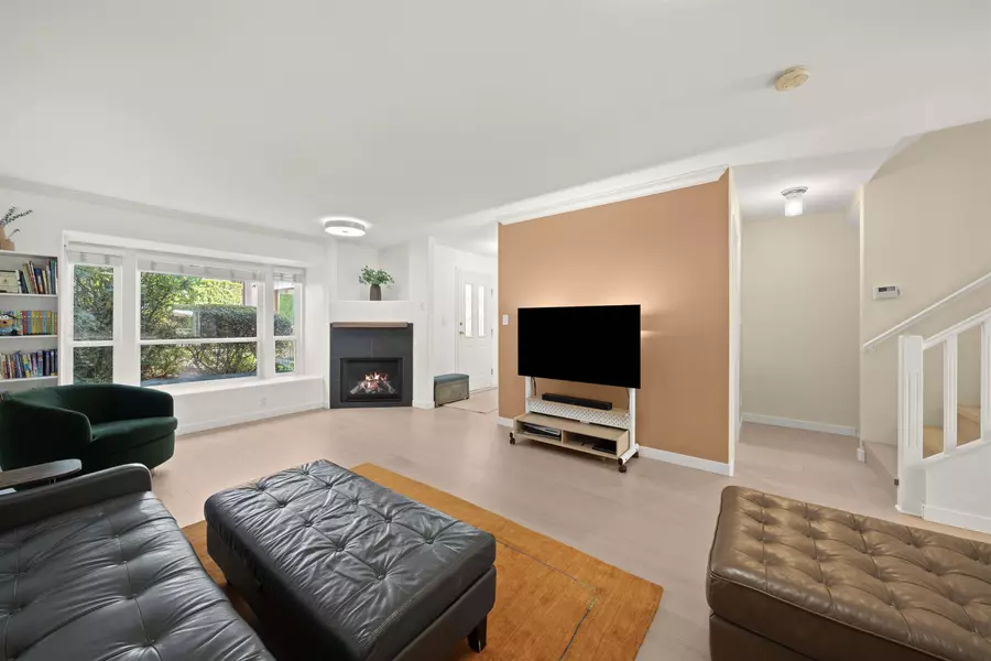 225 E 6th ST #111, North Vancouver, BC V7L 1P4